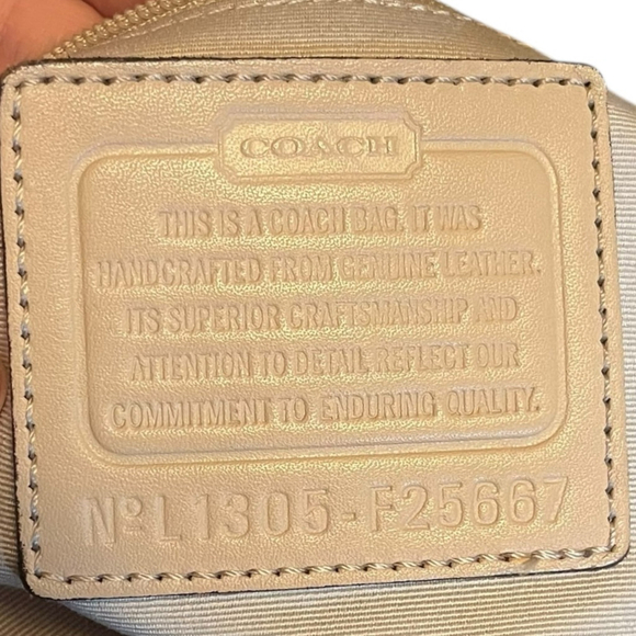 Coach Peyton Leather Pocket Tote F25667 – Porcelain Blue - Picture 13 of 15